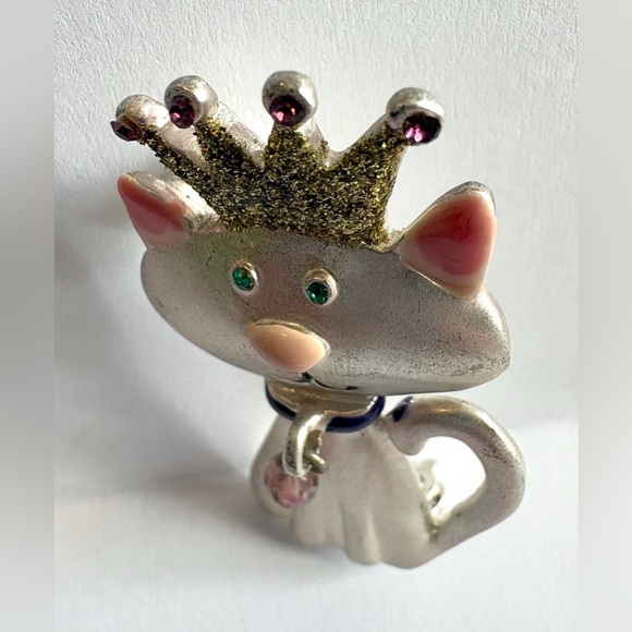Adorable Queen Kitty Brooch TC - Picture 3 of 4